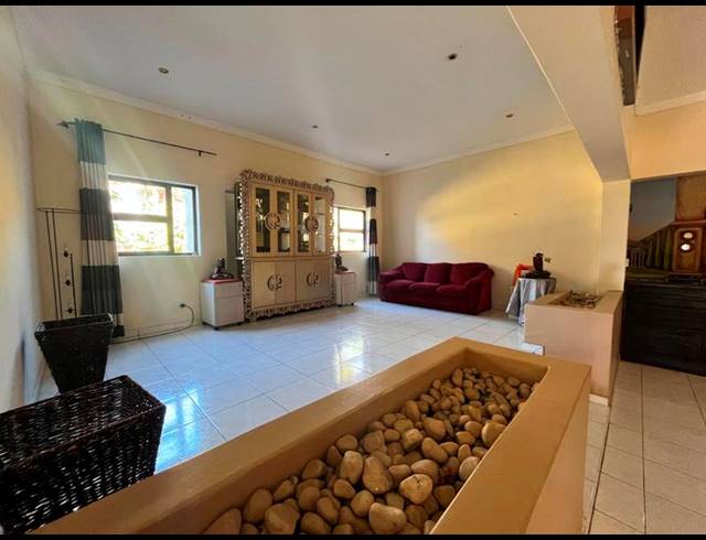 5 BEDROOM HOUSE FOR SALE IN SHARON PARK